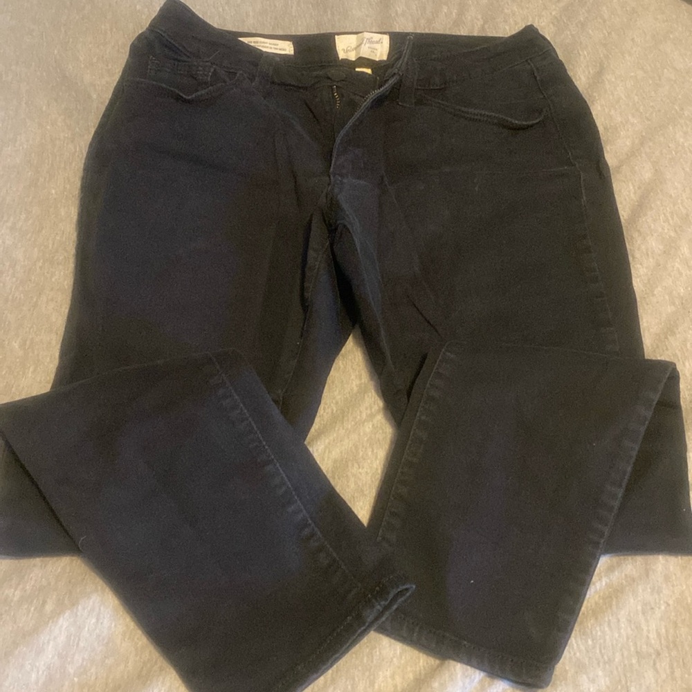 Black stretchy jeans. Worn only a couple of times. Great condition and Material.